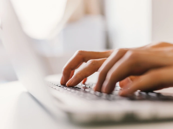 Mithilfe der vorhandenen Informationen werden Belege richtig verbucht